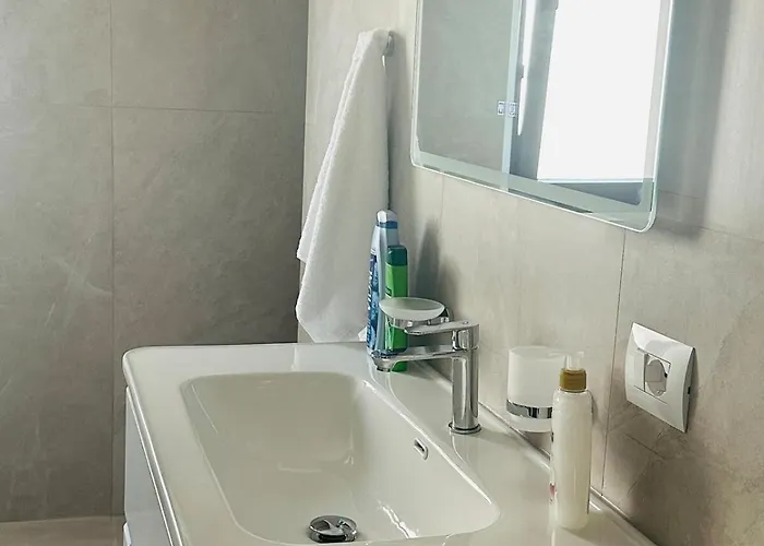 Aurela 1 Апартаменты Лежа